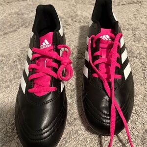NWAT. Soccer Adidas Kids Black and Pink Sneakers